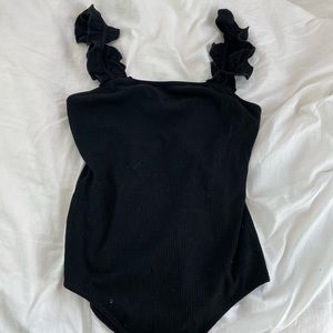BLACK BODYSUIT WITH RUFFLED STRAPS